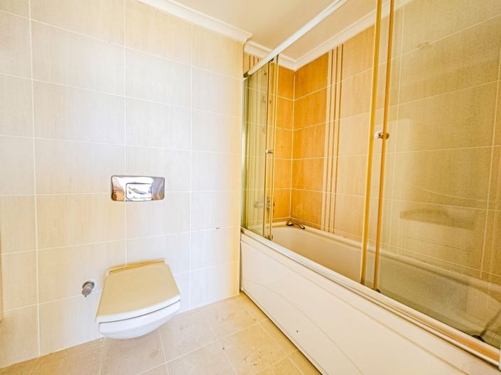 Image No.10-3 Bed Apartment for sale