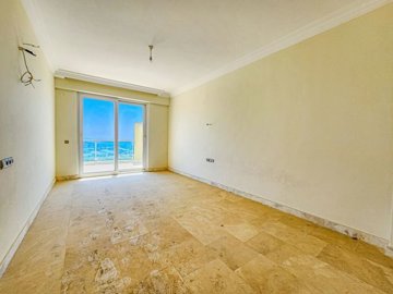 Prestigious Apartment For Sale In Kargicak, Alanya - First bedroom