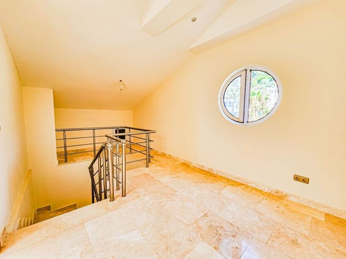 Image No.15-3 Bed Apartment for sale