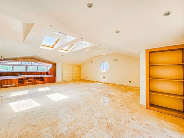 Image No.17-3 Bed Apartment for sale