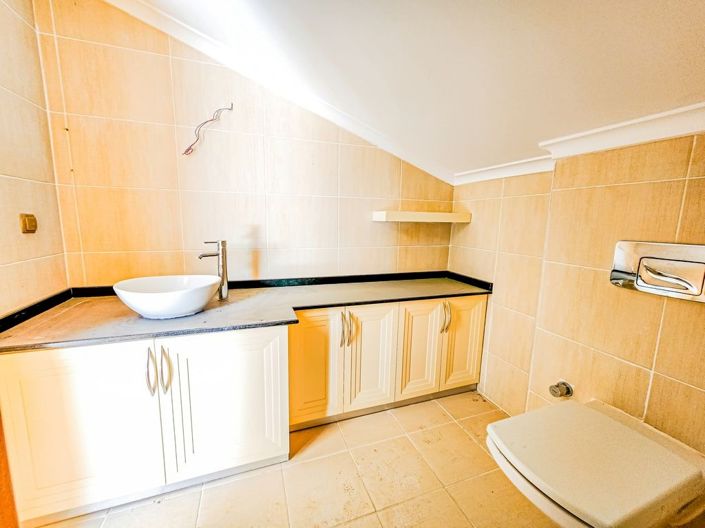 Image No.19-3 Bed Apartment for sale