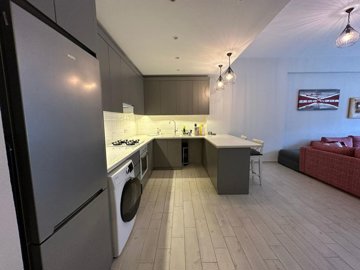 Key-Ready Ground-Floor Apartment In Belek For Sale - Spacious kitchen with breakfast bar