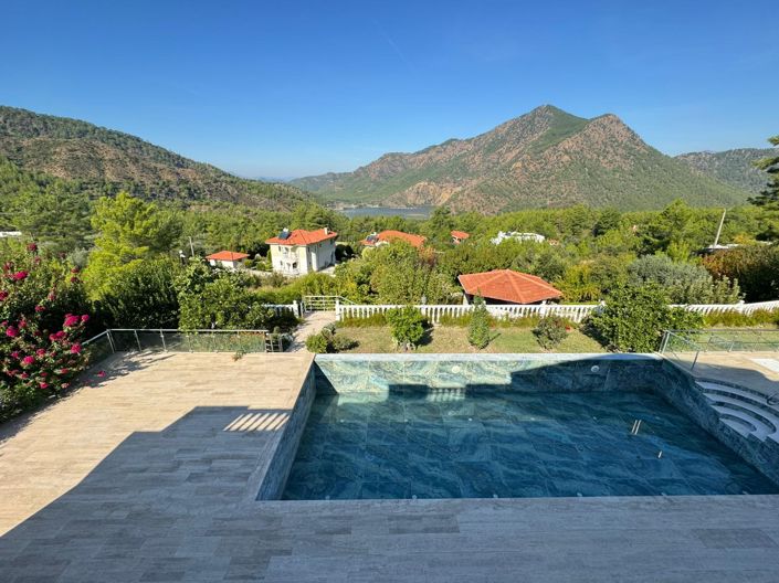 Image No.6-6 Bed Villa for sale