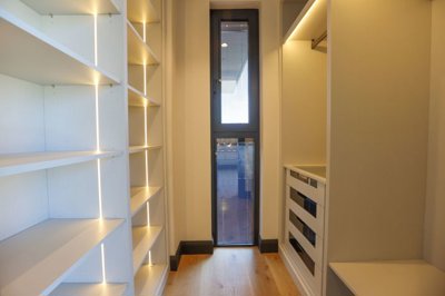 Beautiful Seafront Yalikavak Residences and Villas – Walk-in closets