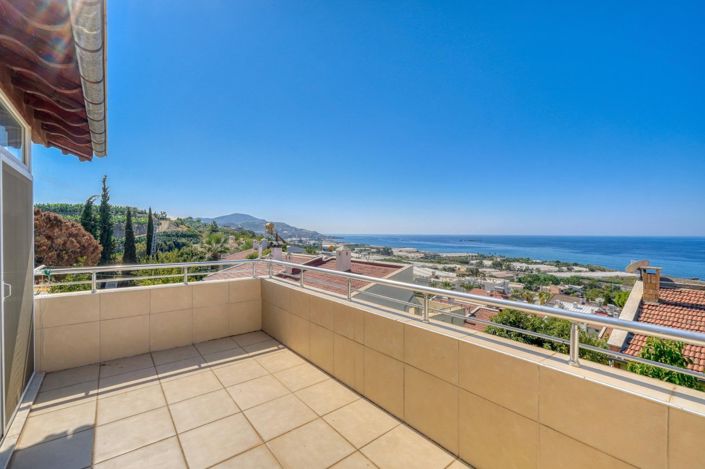 Image No.18-3 Bed Villa for sale