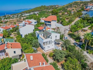 Sea View Alanya Villa For Sale - Part of a mature complex