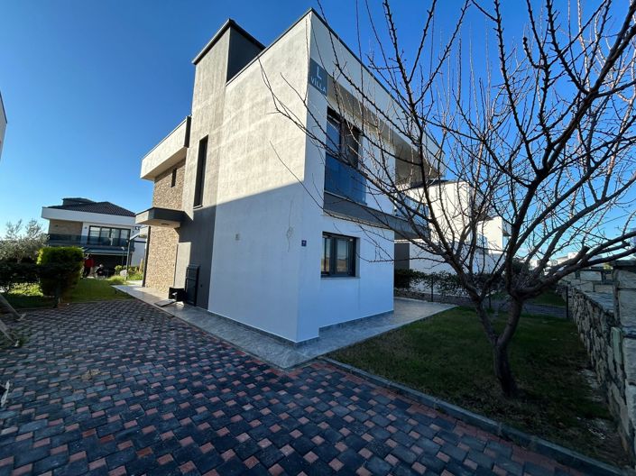 Image No.3-Villa de 4 chambres à vendre à Didim