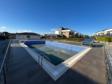 Didim Property In A Luxury Complex For Sale – Pool and sunbathing terrace