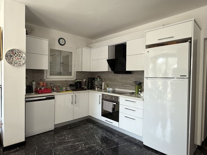 Image No.10-3 Bed Apartment for sale