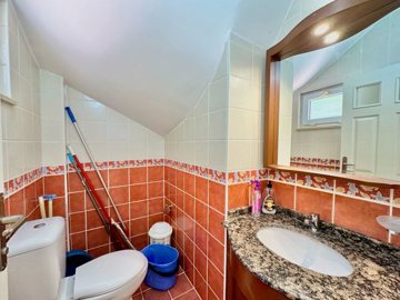 Sea View Three-Bedroom Villa For Sale In Kargicak, Alanya - Guest WC