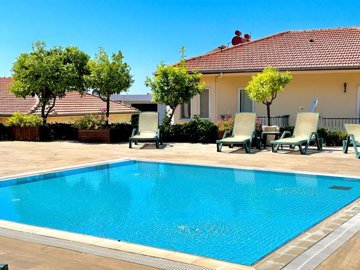 Sea View Three-Bedroom Villa For Sale In Kargicak, Alanya - Communal swimming pool