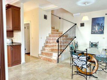 Sea View Three-Bedroom Villa For Sale In Kargicak, Alanya - Open-plan living area