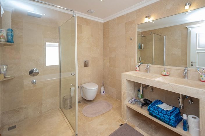 Image No.15-4 Bed Villa for sale