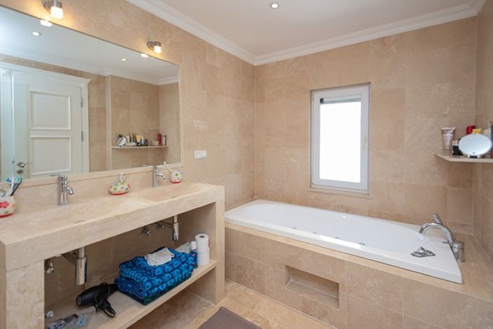 Image No.18-4 Bed Villa for sale