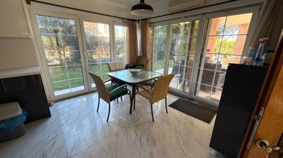 Riverfront Villa For Sale in Belek, Antalya With A Private Pool - Spacious dining area