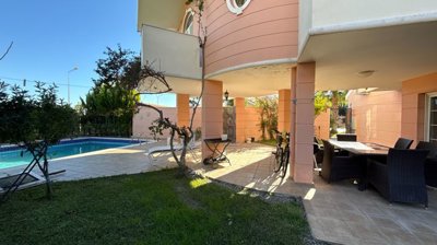 Riverfront Villa For Sale in Belek, Antalya With A Private Pool - Large terrace and pool