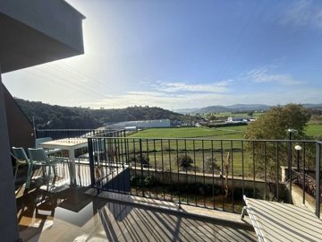 Blissful Apartment For Sale In Dörttepe, Milas - Spacious balcony