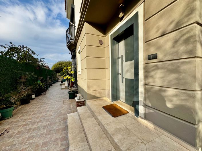 Image No.8-3 Bed Villa for sale