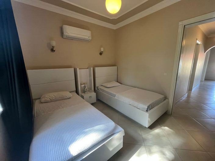 Image No.14-5 Bed Bungalow for sale