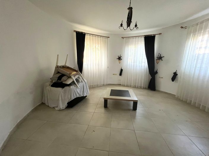 Image No.18-5 Bed Bungalow for sale