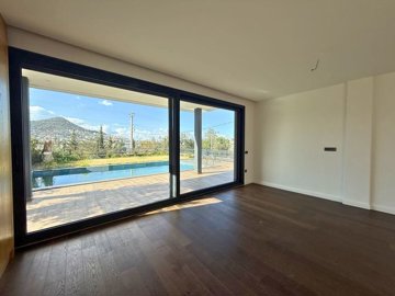 Modern Single-Storey Yalikavak Property For Sale - Out to the private pool and terrace