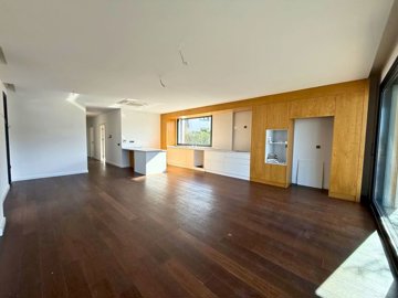 Modern Single-Storey Yalikavak Property For Sale - From the patio doors to the kitchen