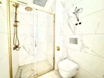 Brand-New Alanya Apartment For Sale - Shower and toile