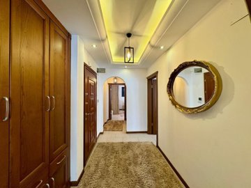 Key-Ready Seafront Apartment in Mahmutlar, Alanya For Sale - Entrance hallway