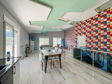 Sea View Penthouse Apartment For Sale in Mahmutlar - Kitchen, dining area and lounge