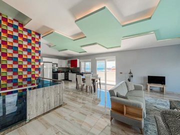 Sea View Penthouse Apartment For Sale in Mahmutlar - Dining area through to the kitchen