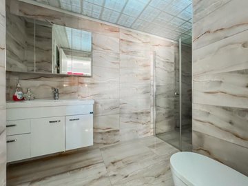 Sea View Penthouse Apartment For Sale in Mahmutlar - Luxurious bathroom