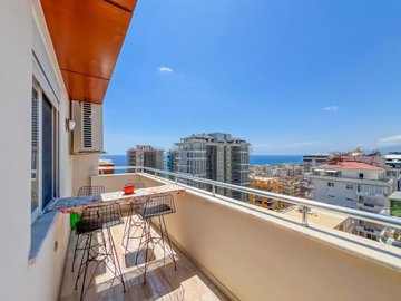 Sea View Penthouse Apartment For Sale in Mahmutlar - Long wrap-around balcony