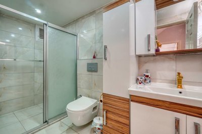 Outstanding Alanya Villa For Sale In Kestel - Entrance floor bathroom