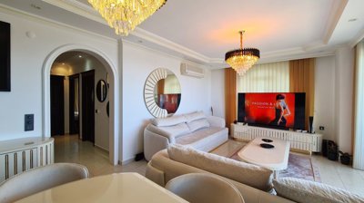 Impeccable Alanya Property For Sale In Tepe, Sugözü - Open-plan living room