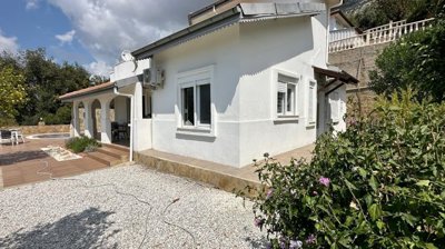 Sea View 4-Bedroom Villa For Sale In Mahmutlar, Alanya – Large outdoor private space