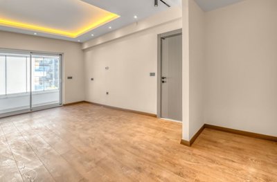 Renovated Alanya Beachfront Apartment For Sale - Bedroom with dressing room