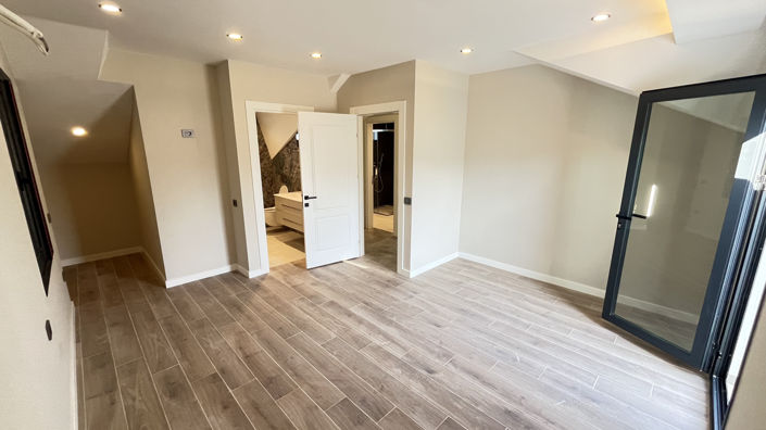 Image No.15-3 Bed Apartment for sale