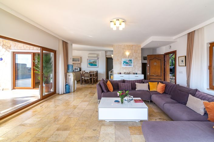 Image No.10-4 Bed Villa for sale