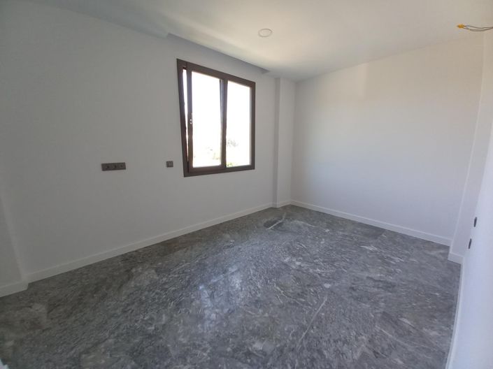 Image No.14-3 Bed Villa for sale