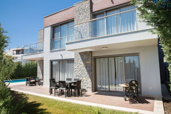 Image No.2-4 Bed Villa for sale