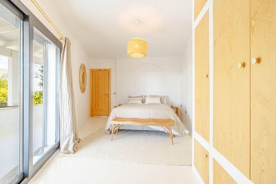 Newly Built Bodrum Villa For Sale In Central Gumusluk - Large master bedroom with ensuite