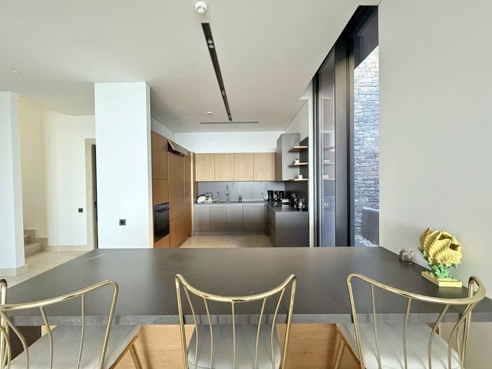 Image No.12-7 Bed Villa for sale