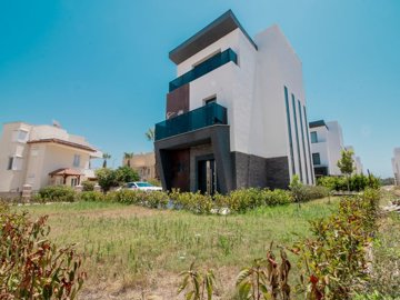 Outstanding Villa For Sale In Antalya - Private garden