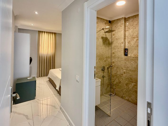 Image No.12-4 Bed Apartment for sale