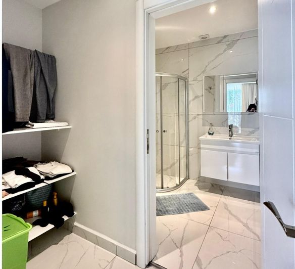 Image No.19-4 Bed Apartment for sale