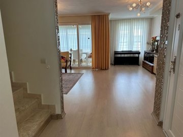 Apartment In Antalya For Sale Near The Beach In Kemer - Into the lounge