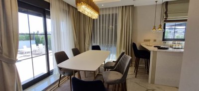 Ready-To-Move Villa For Sale In Antalya - Dining area and kitchen