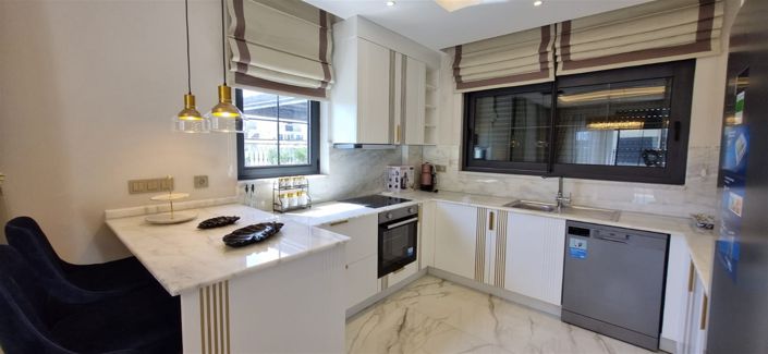 Image No.8-6 Bed Villa for sale