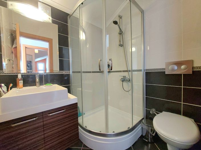 Image No.21-3 Bed Apartment for sale