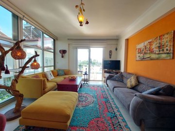 Sleek Property For Sale Near The Beach In Fethiye - Bright spacious lounge